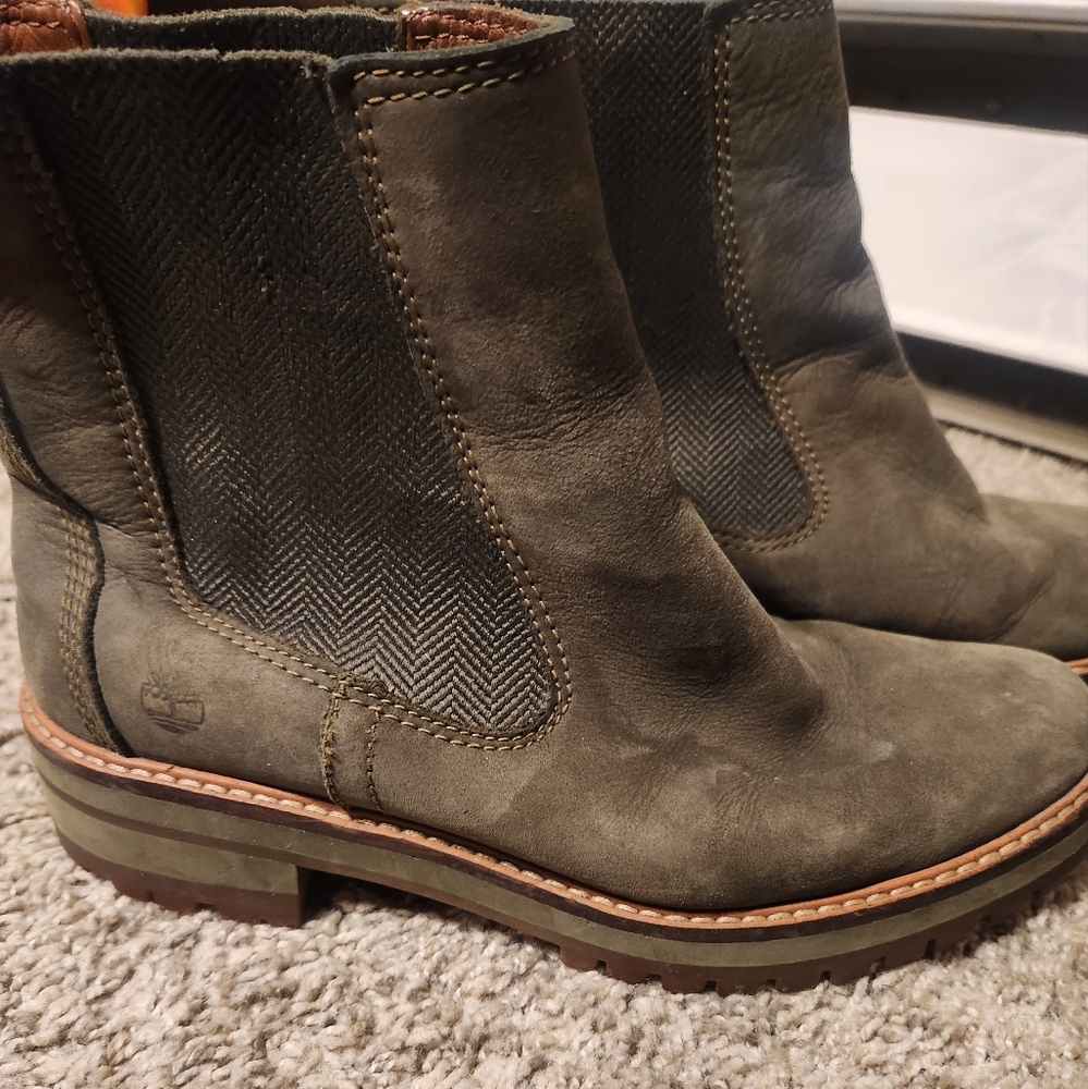 Timberland Women's Olive Suede Chelsea Boots